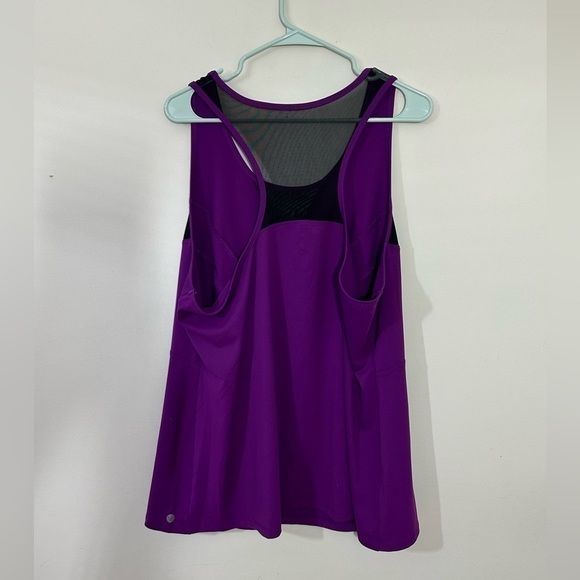 Livi sz 22–24 athleisure top in plum and black. Like new - Picture 10 of 11